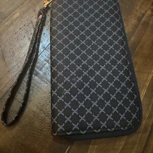 Black and Gray Patterned Wristlet